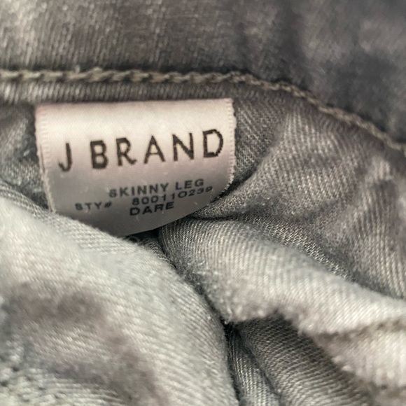 J Brand-skinny leg. Grey jeans, size 26. - Picture 4 of 6